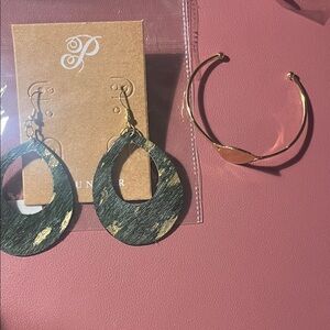 Plunder Green & Gold Teardrop Earrings gold bracelet, and gold ring size 9